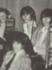 Aaron Sorkin 1977 high school band photo (cropped)