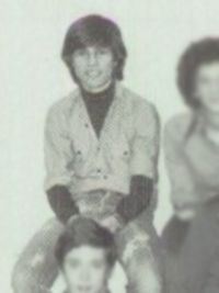 Aaron Sorkin 1976 school senate photo (cropped)
