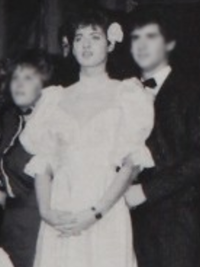 Debra Messing 1986 drama - cast photo for Meet Me In St. Louis