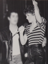 Debra Messing 1986 drama performance - Grease