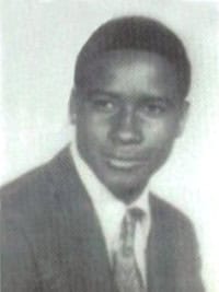 lynn swann sophomore yearbook photo
