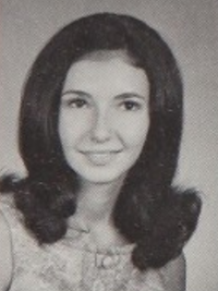 Mary Steenburgen 1970 junior yearbook portrait