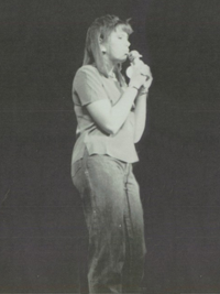 Mira Sorvino Singing