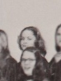 Sharon Stone 1974 high school choir yearbook photo (cropped)