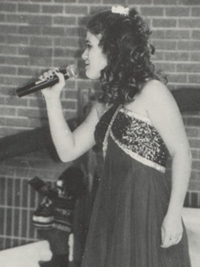 Kelly Clarkson 1998 high school show choir performance